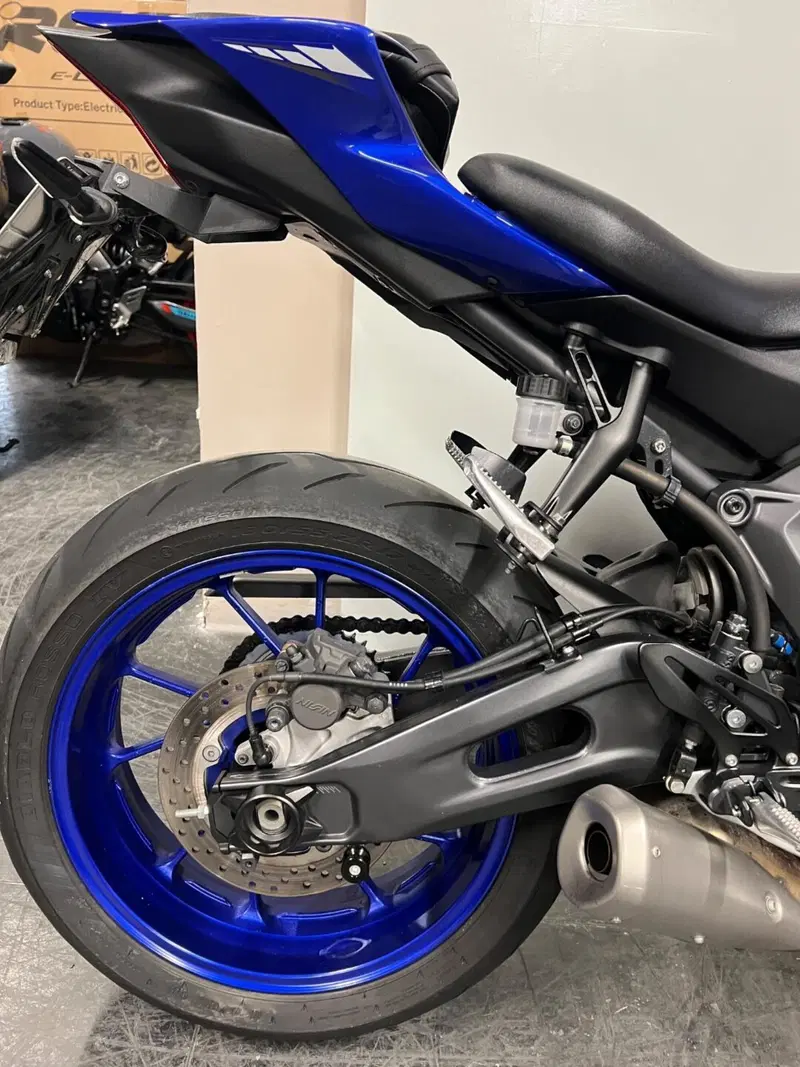 Yamaha YZF R7 (2021 - 25) (5)