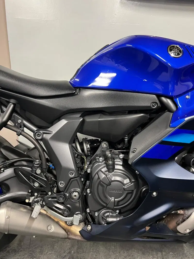 Yamaha YZF R7 (2021 - 25) (6)