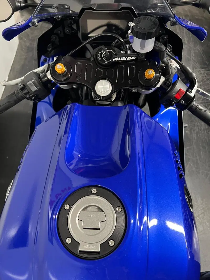 Yamaha YZF R7 (2021 - 25) (9)