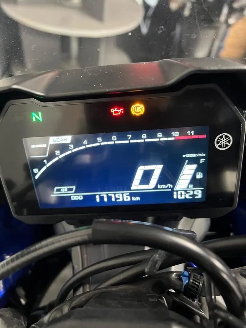 Yamaha YZF R7 (2021 - 25) (10)