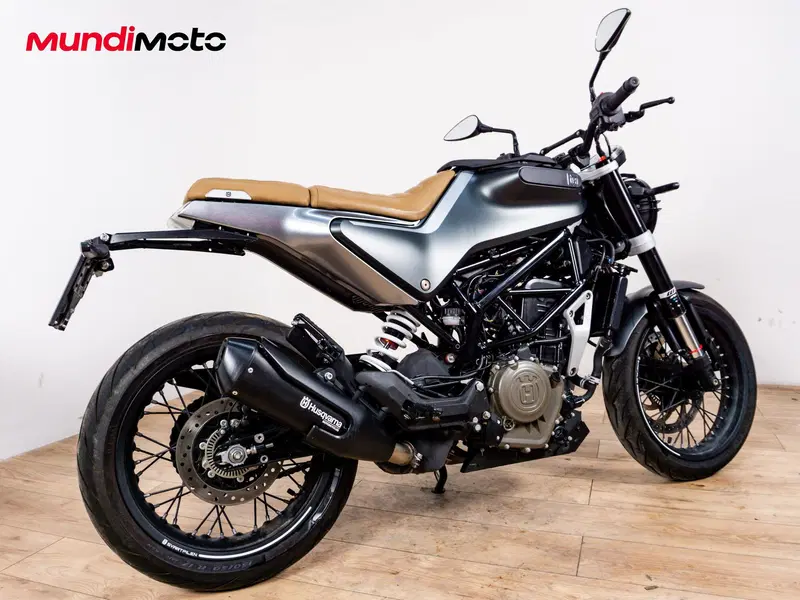 Husqvarna Svartpilen 401 (2018 - 19) (3)
