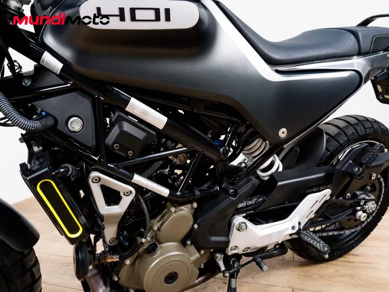 Husqvarna Svartpilen 401 (2018 - 19) (9)