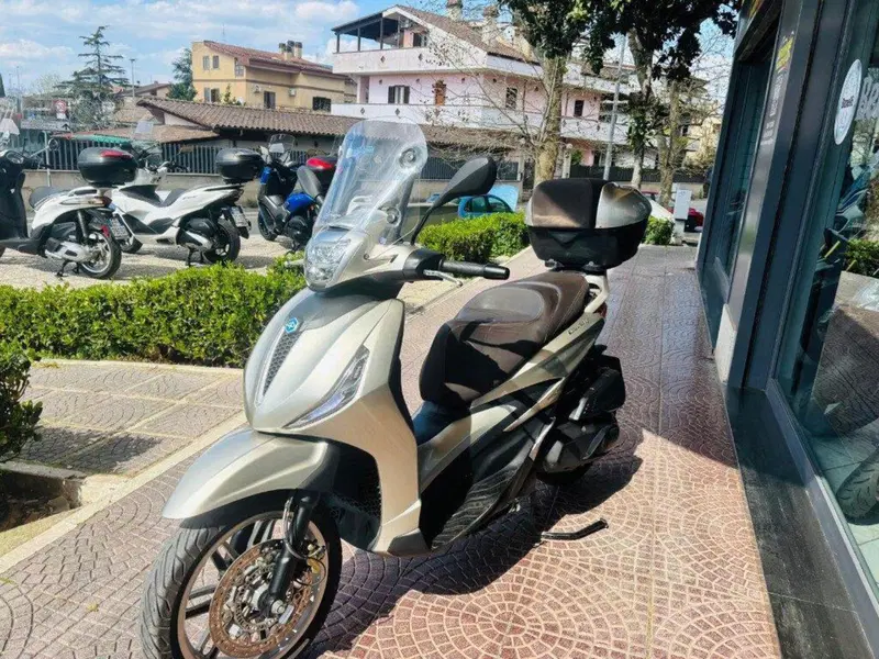 Piaggio Beverly 400 ABS-ASR (2021 - 24) (9)