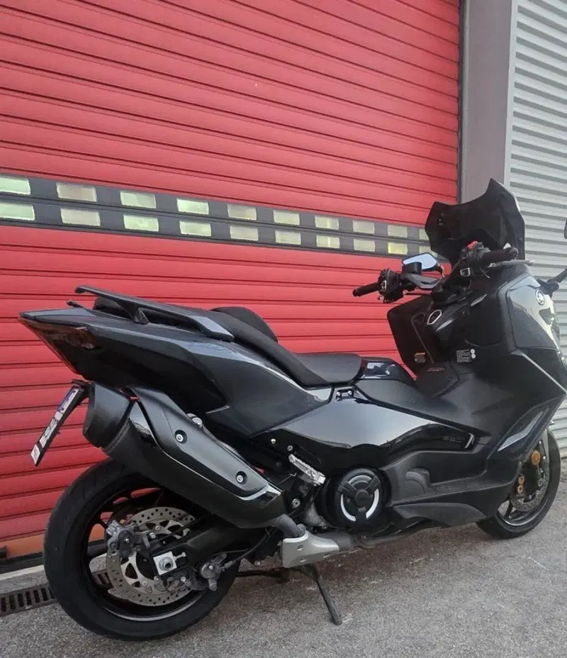Yamaha T-Max 560 (2022 - 24) (6)