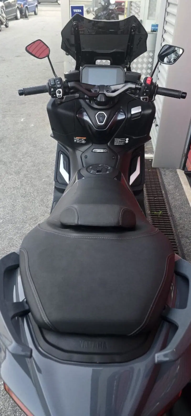 Yamaha T-Max 560 (2022 - 24) (8)