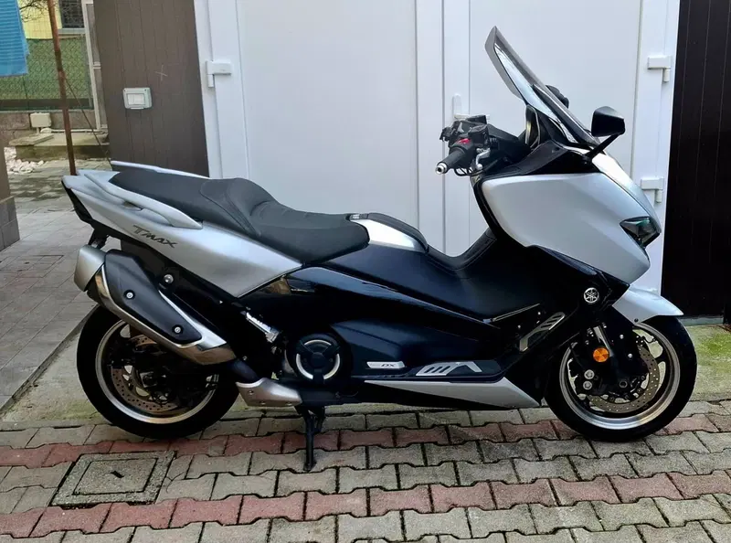 Yamaha T-Max 530 DX (2017 - 19) (2)