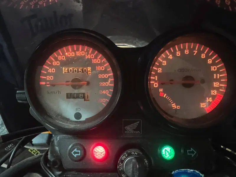 Honda Hornet (5)