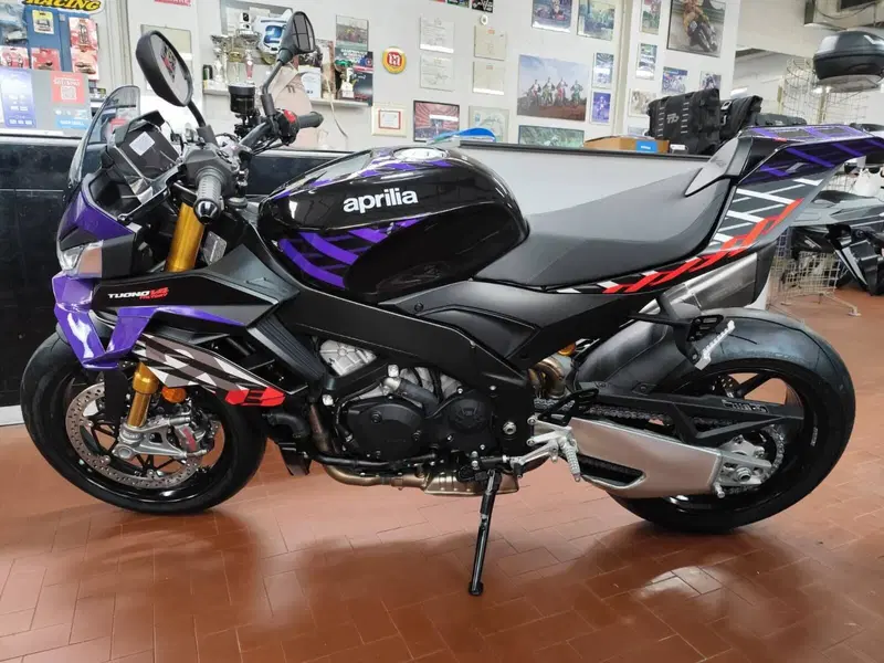 Aprilia Tuono V4 Factory (2025 - 26) (2)