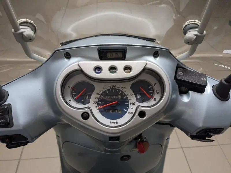 Honda SH 150 (2000 - 06) (5)