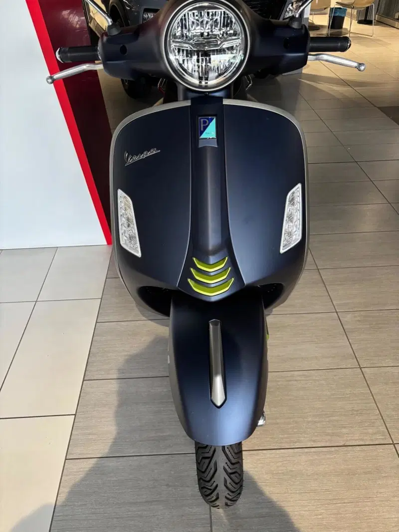 Vespa GTS 300 (2023 - 24) (4)