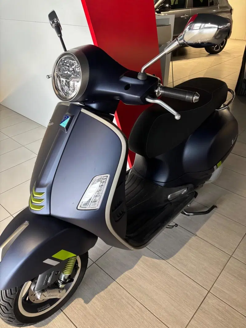 Vespa GTS 300 (2023 - 24)