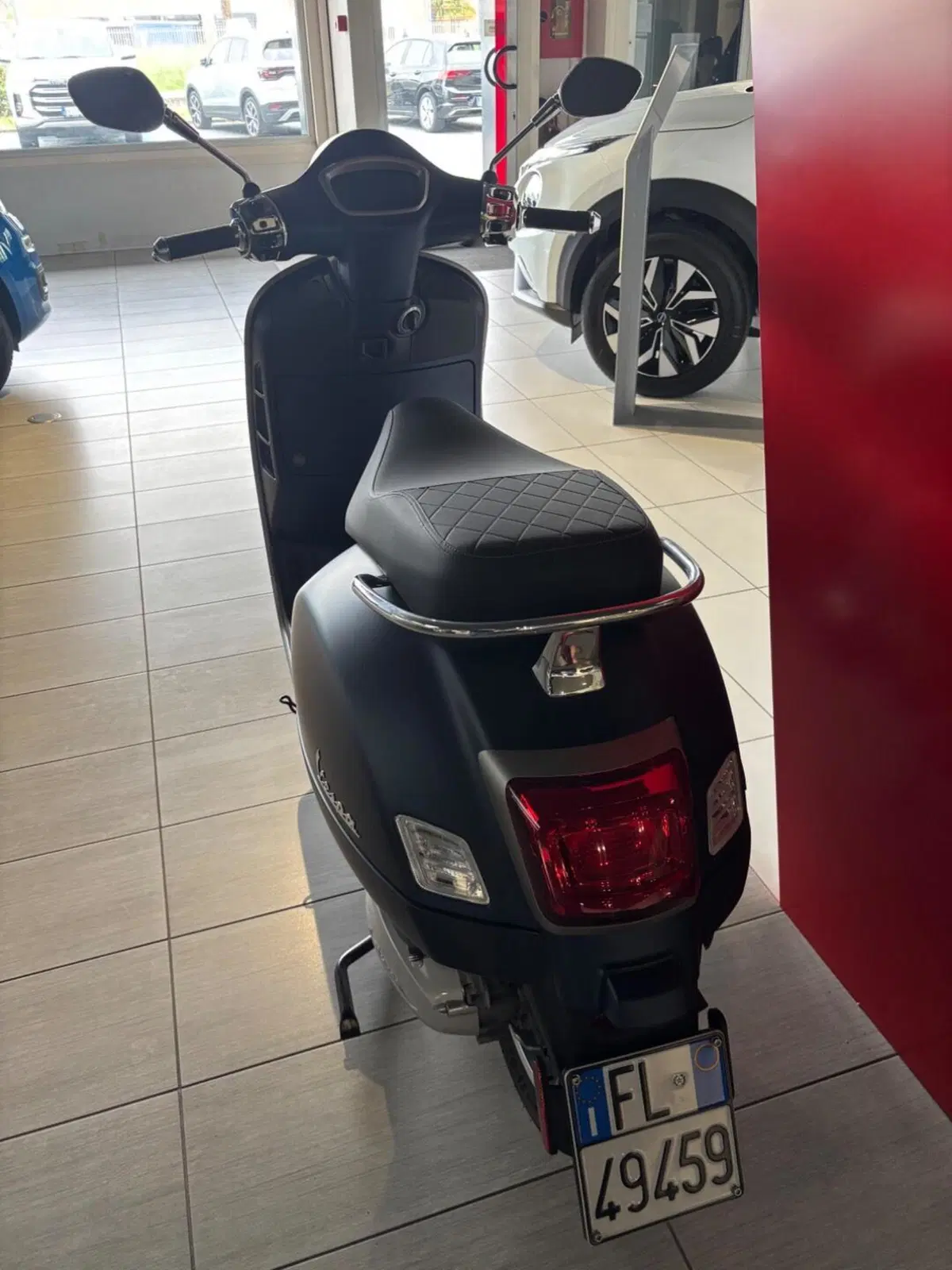 Vespa GTS 300 (2023 - 24) (2)