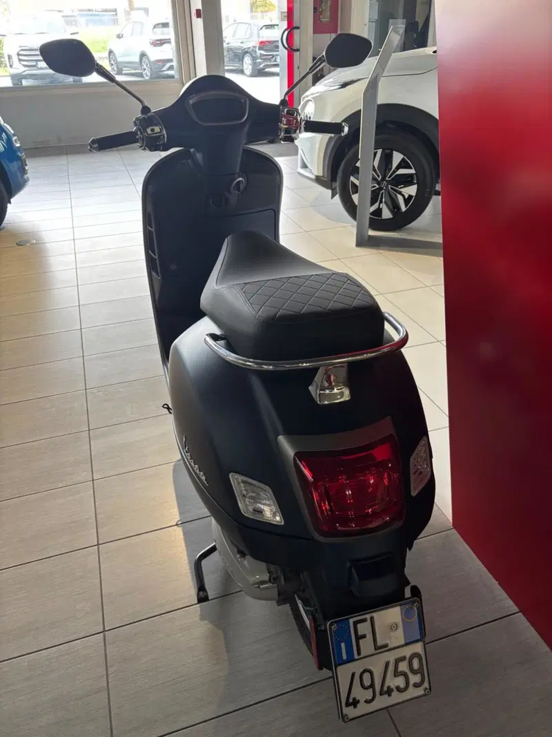 Vespa GTS 300 (2023 - 24) (2)