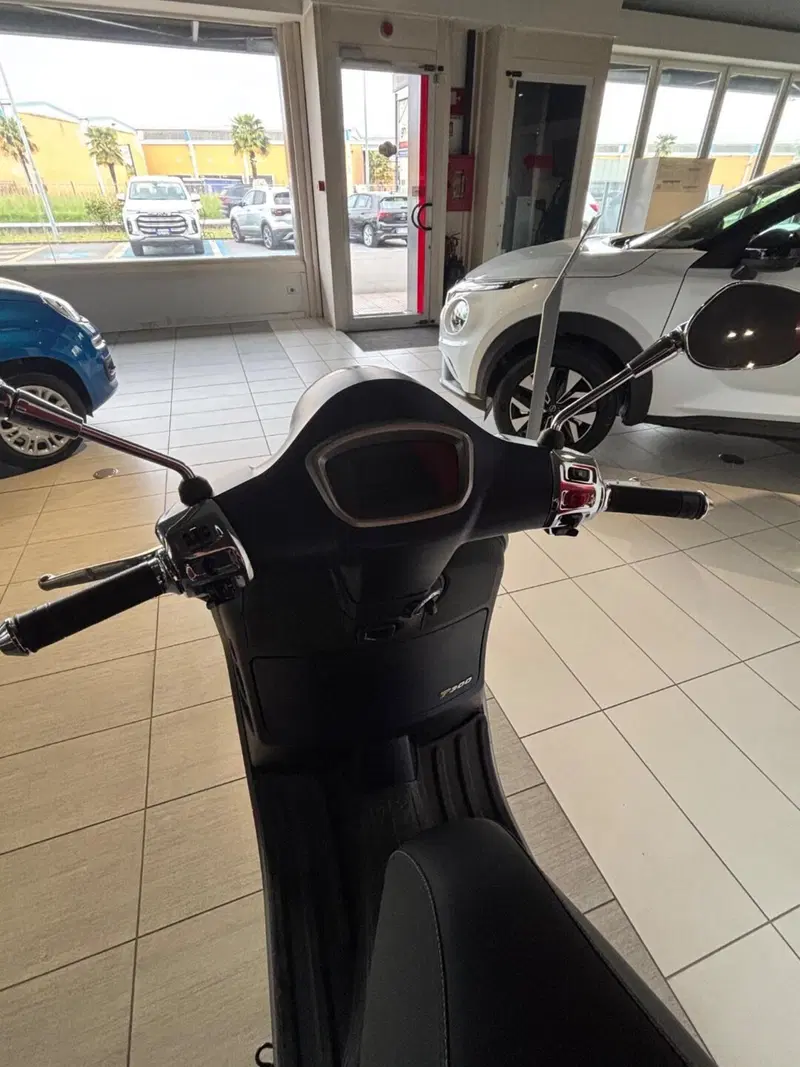 Vespa GTS 300 (2023 - 24) (3)