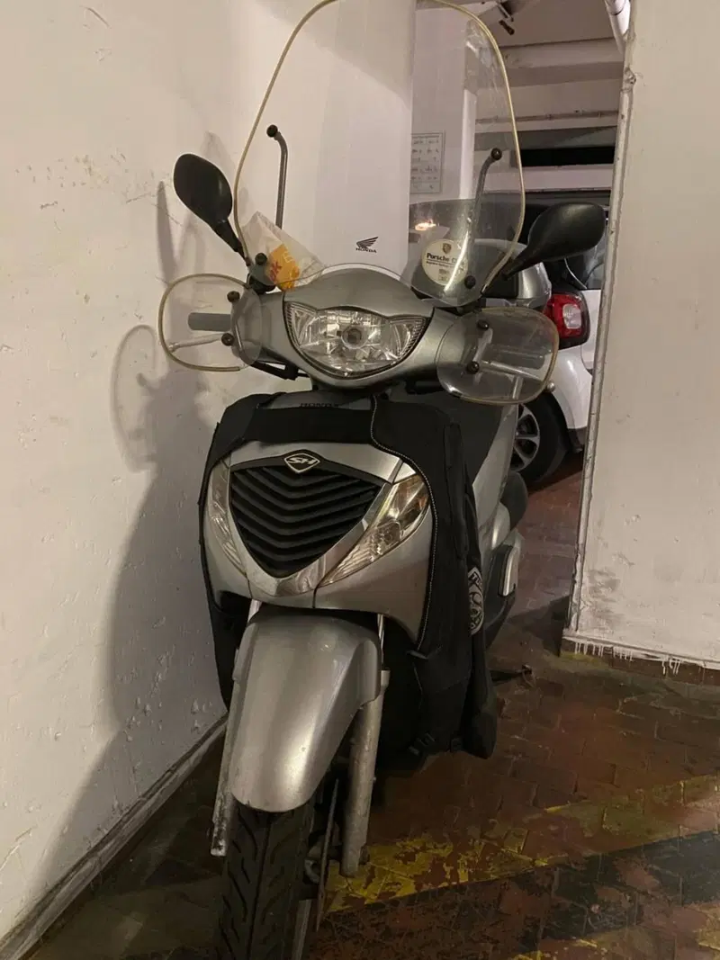 Honda SH 150i (2005 - 08) (2)