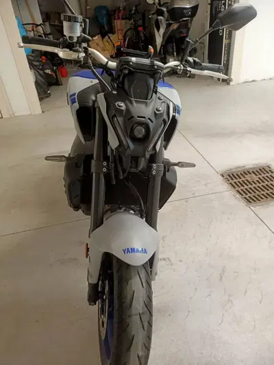 Yamaha MT-09 (2021 - 23) usata