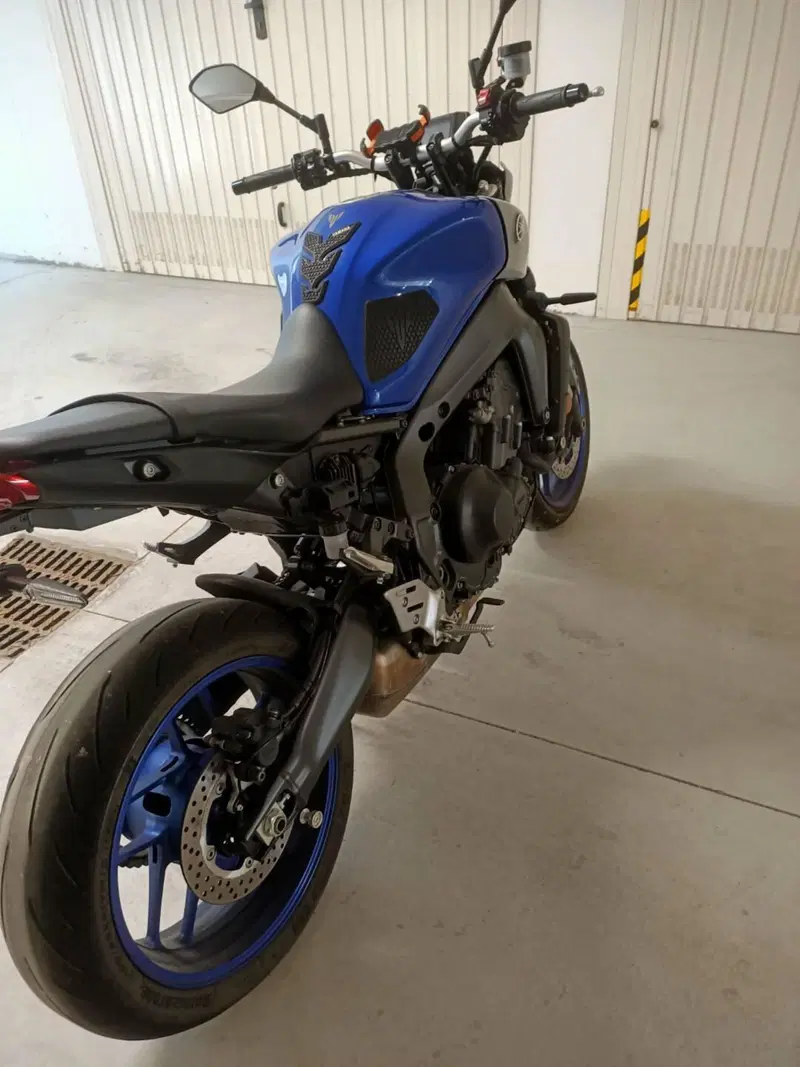 Yamaha MT-09 (2021 - 23) (2)