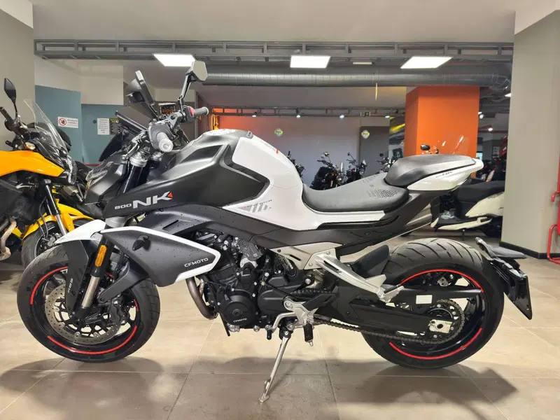 CFMOTO 800NK Advanced (2023 - 26) (4)