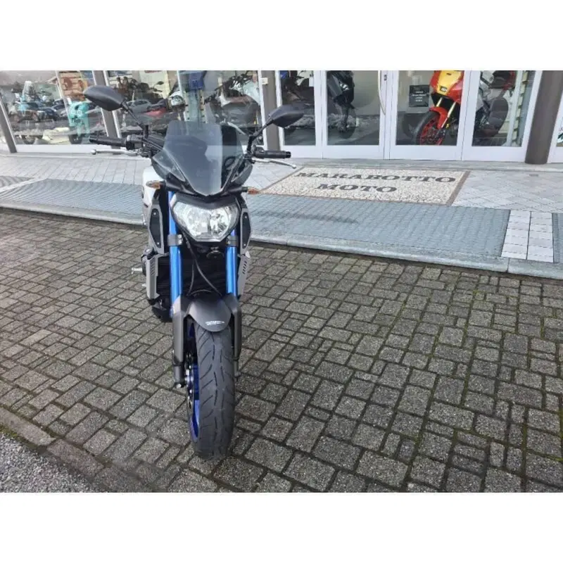 Yamaha MT-09 ABS (2016) (2)