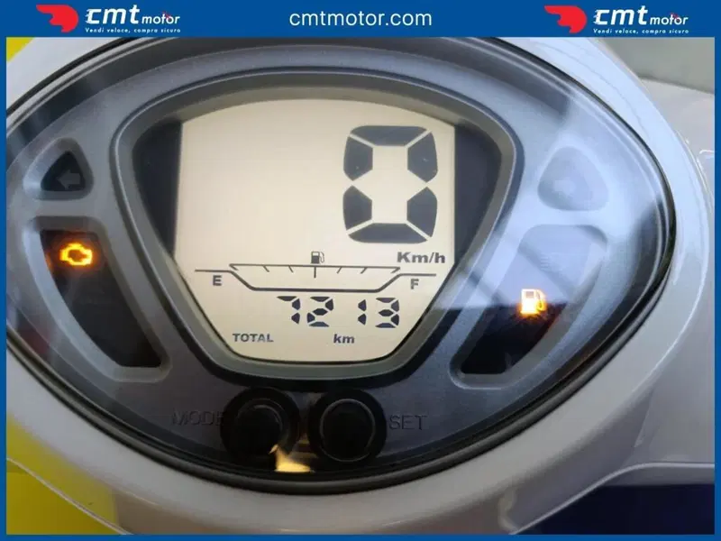 Sym Fiddle 50i (2021 - 26) (5)