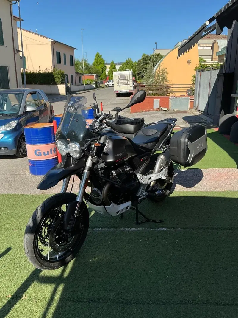 Moto Guzzi V85 TT (2021 - 23) (3)