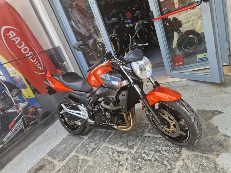 Suzuki GSR 600 (2006 - 11) (4)