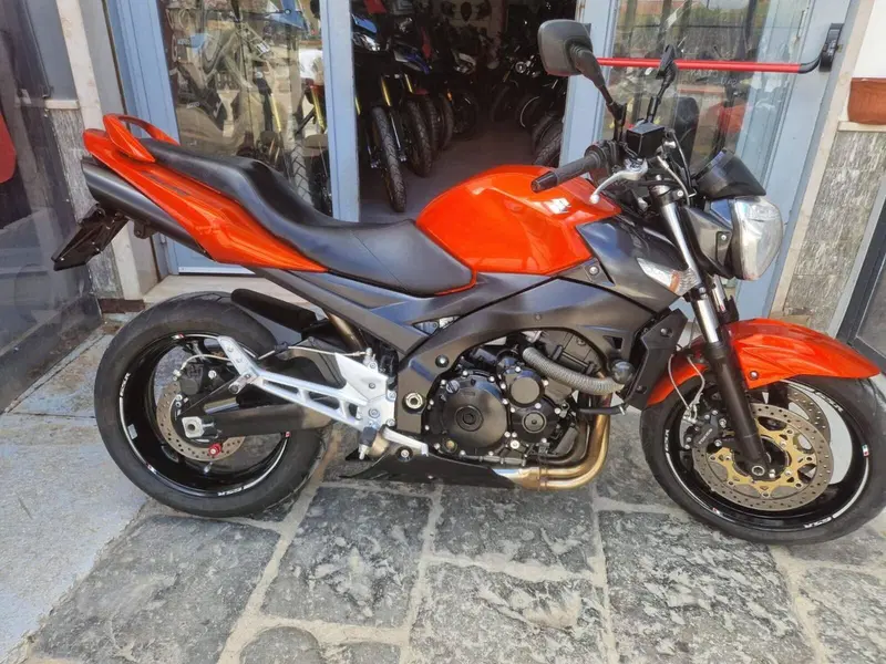 Suzuki GSR 600 (2006 - 11) (5)
