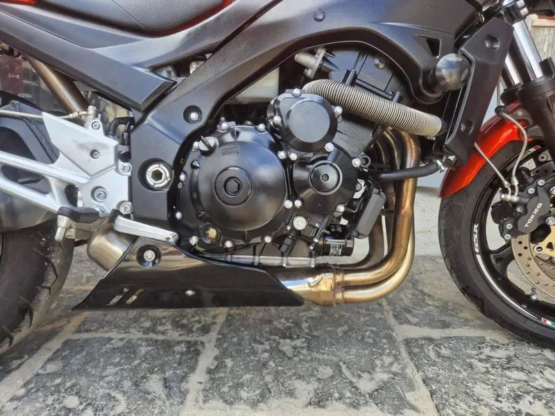 Suzuki GSR 600 (2006 - 11) (12)