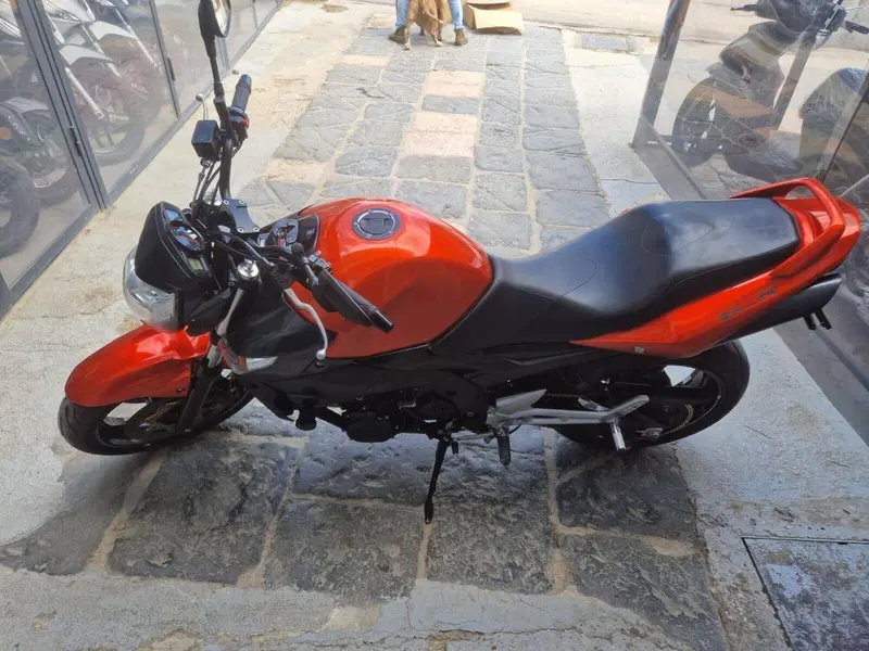 Suzuki GSR 600 (2006 - 11) (10)