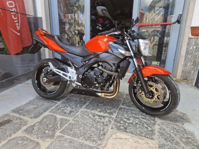 Suzuki GSR 600 (2006 - 11) (7)