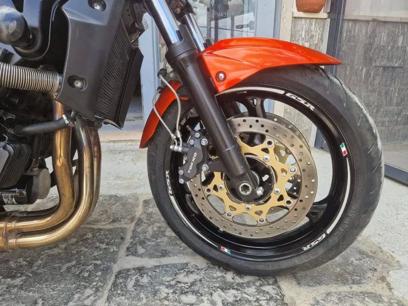 Suzuki GSR 600 (2006 - 11) (14)