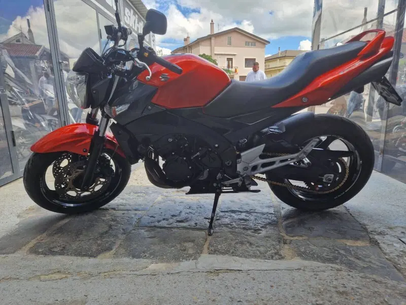 Suzuki GSR 600 (2006 - 11) (8)
