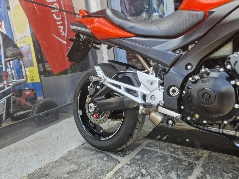 Suzuki GSR 600 (2006 - 11) (16)