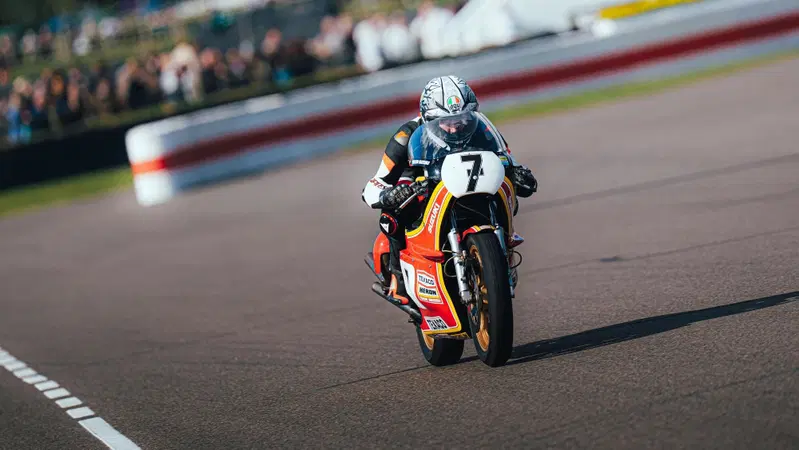 Freddie Sheene a Goodwood sulle moto del pap&agrave; Barry