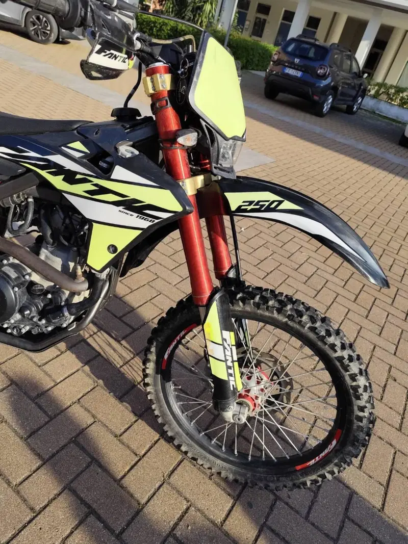 Fantic Motor Enduro 250 E Casa 4t (2019) (6)