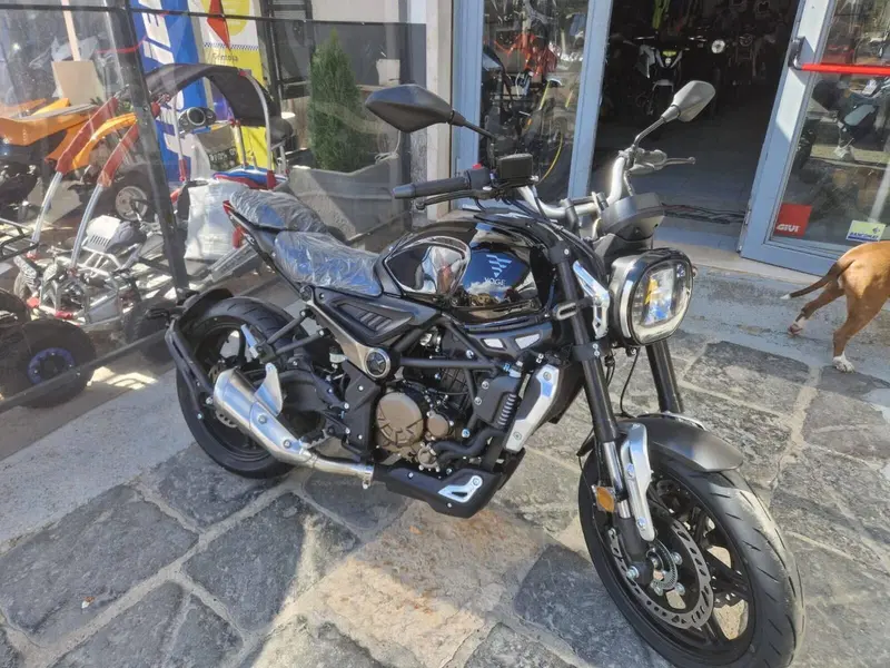 Voge Trofeo 300AC (2021 - 26) (4)