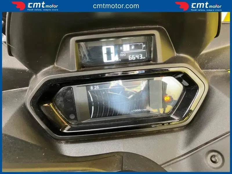 Yamaha X-Max 300 Tech Max (2021 - 24) (5)