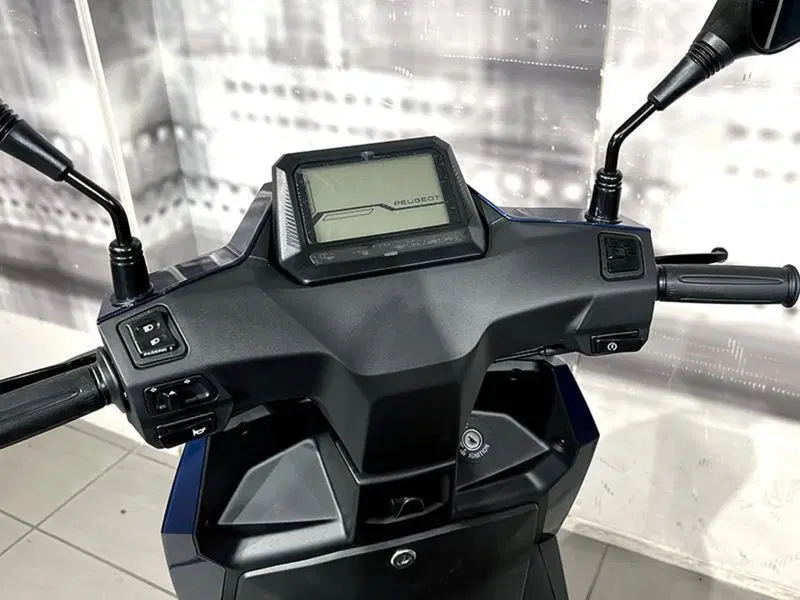 Peugeot Tweet 125 FL GT (2023 - 24) (5)