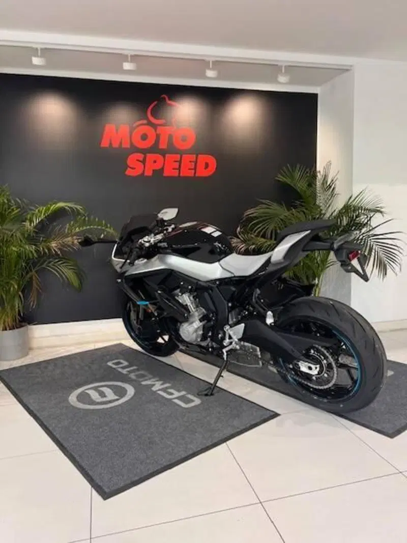 CFMOTO 675SR-R (2025 - 26) (14)