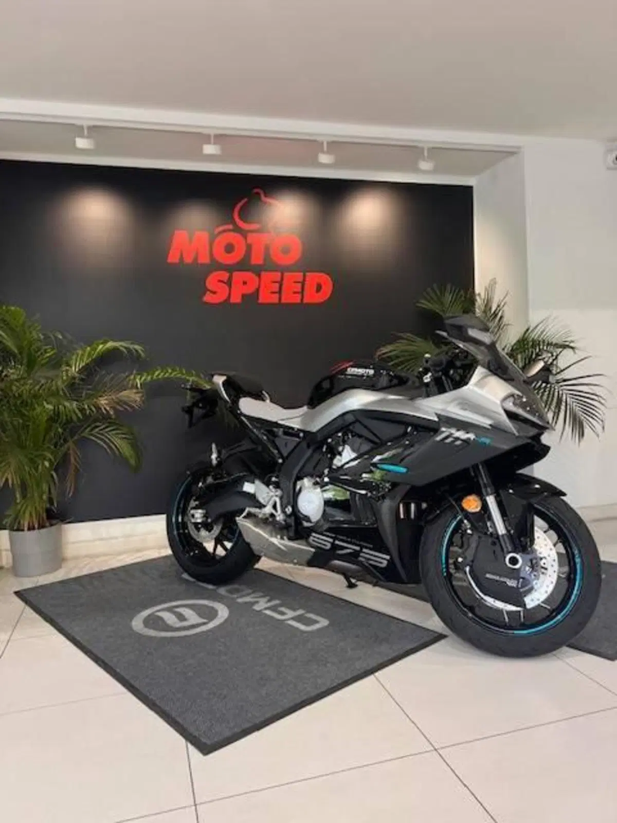 CFMOTO 675SR-R (2025 - 26) (8)