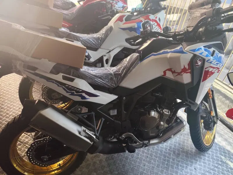 Honda Africa Twin CRF 1100L ES (2024 - 26) (2)