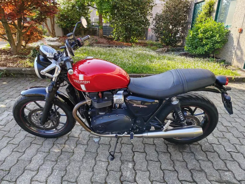 Triumph Street Twin 900 (2016)