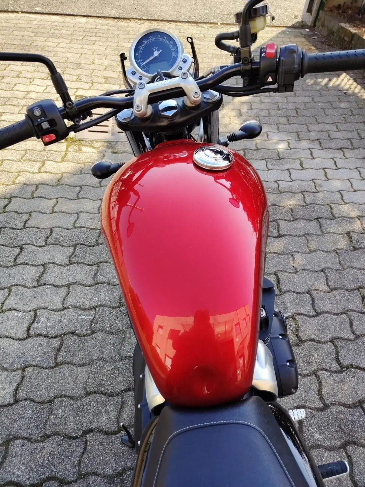 Triumph Street Twin 900 (2016) (4)