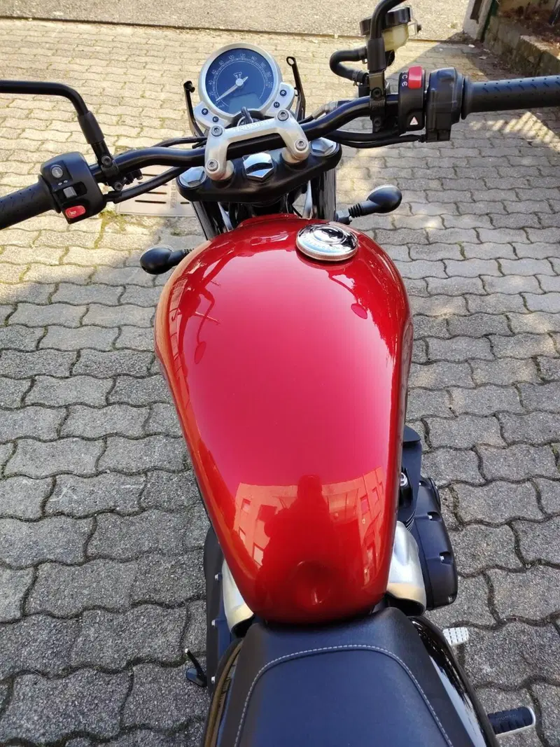 Triumph Street Twin 900 (2016) (4)