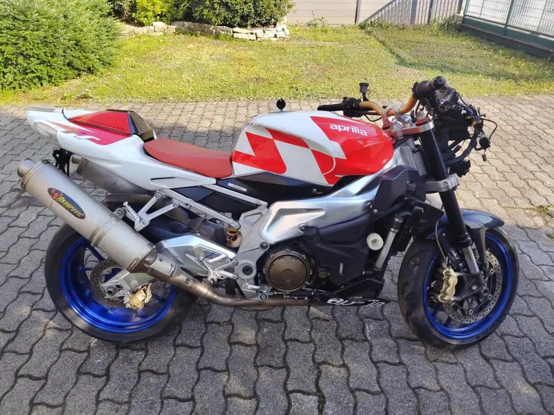 Aprilia Tuono 1000 R (2006 - 10) (3)