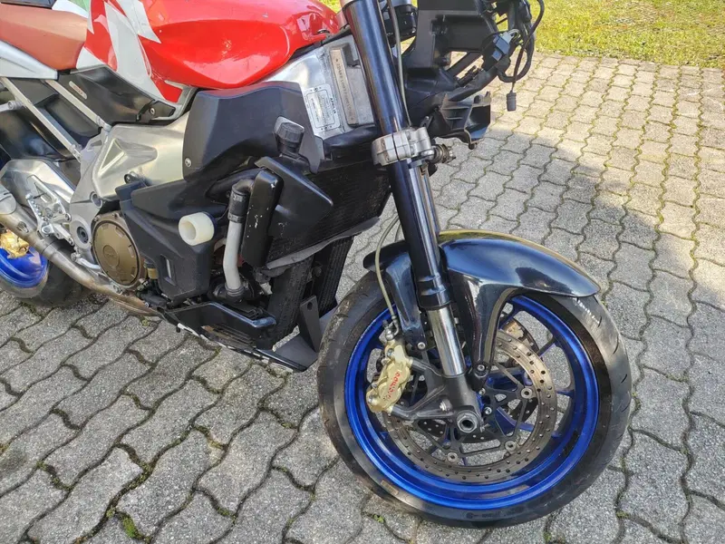 Aprilia Tuono 1000 R (2006 - 10) (4)