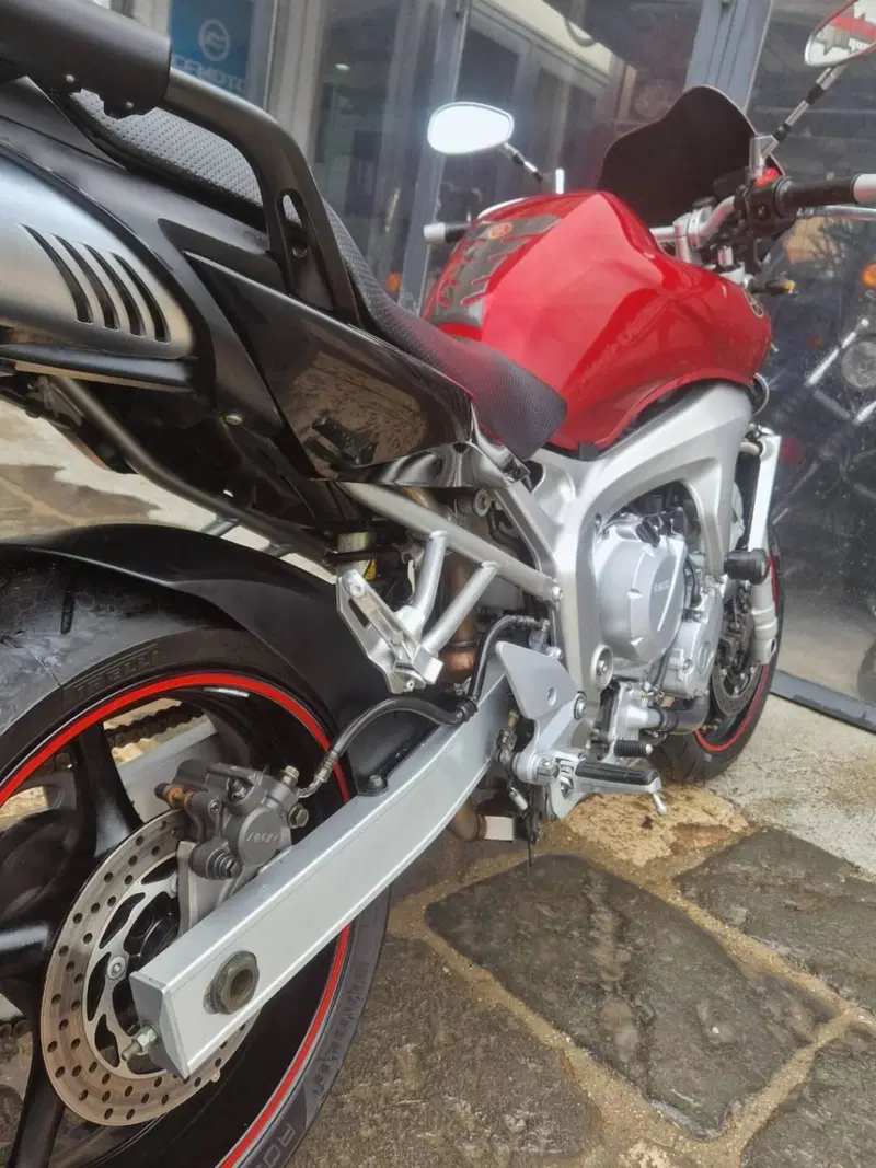 Yamaha FZ6 (2004 - 07) (4)