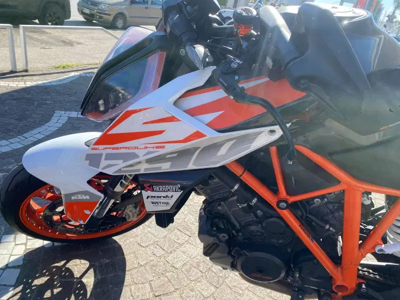 KTM 1290 Super Duke R (2019) (7)