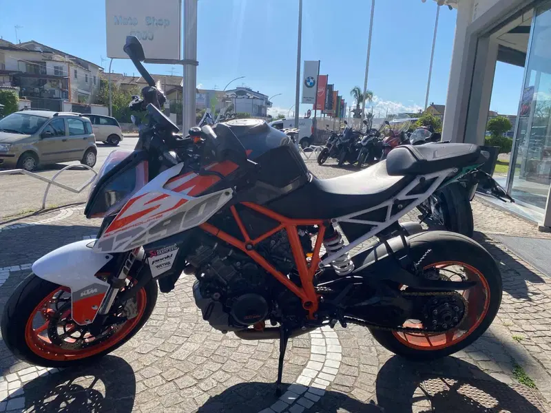 KTM 1290 Super Duke R (2019) (2)