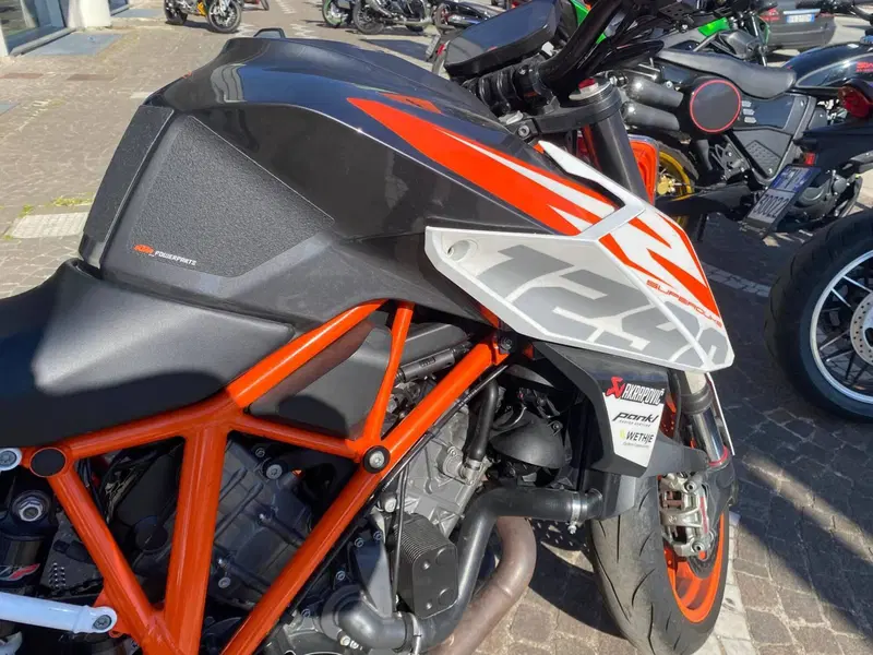 KTM 1290 Super Duke R (2019) (6)